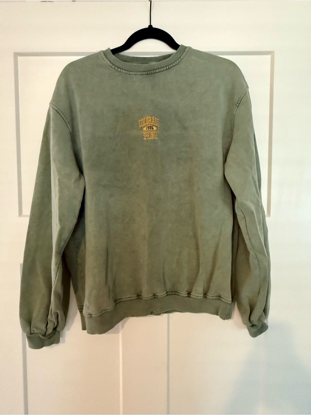 Urban Outfitters Olive Green Crewneck Sweatshirt with Yellow Colorado Embroidery